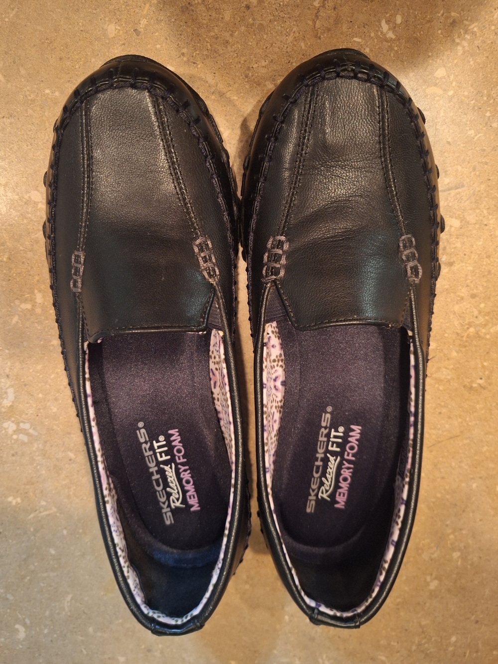 Skechers Black Slip-On Memory Foam Loafers. Sz 7